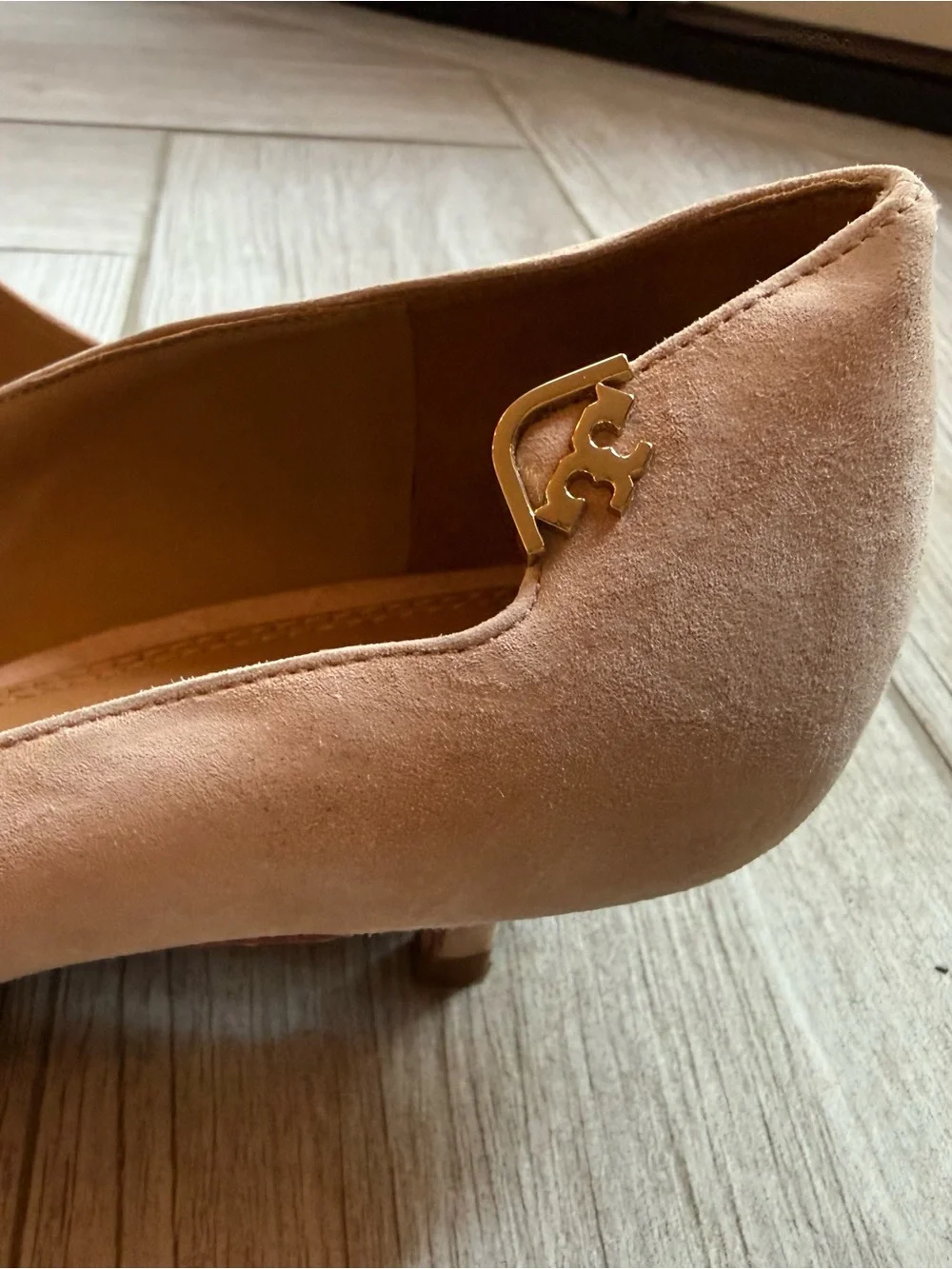 Tory Burch Nude Suede Pointed Toe Kitten Heels Pumps Size 9M